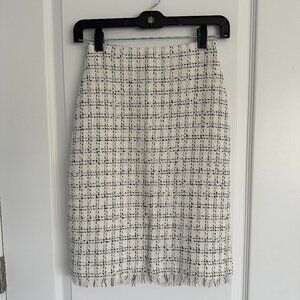 Dana Buchman tweed knee length skirt with fringe hem